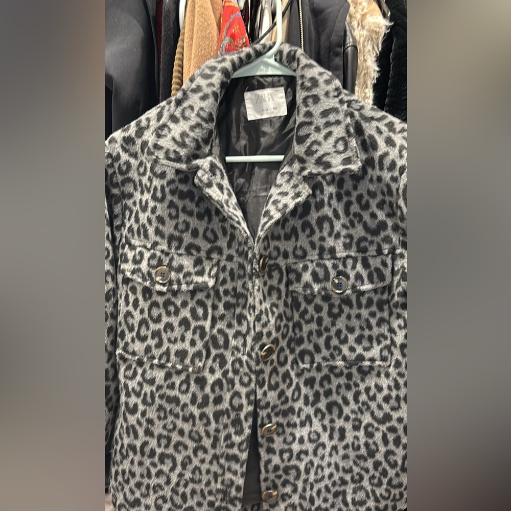 Adorable Girls Zara coat-animal print! cozy! Like new condition!